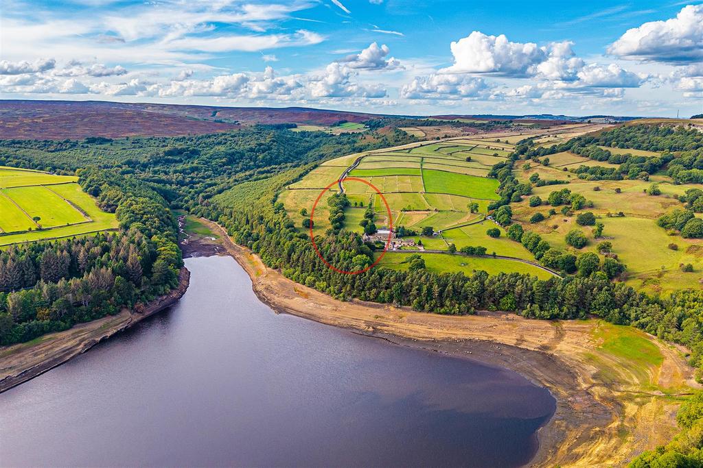 Aerial overview of surrounding areas