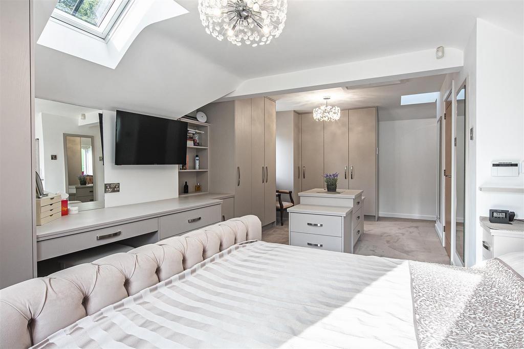 Principal bedroom