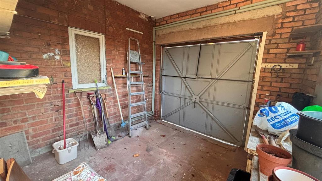 NEW garage.jpg