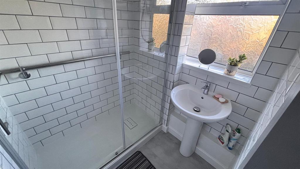 NEW bathroom.jpg