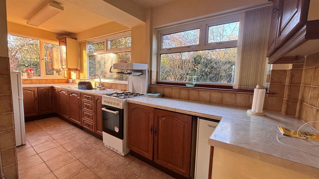 NEW kitchen 2.jpg