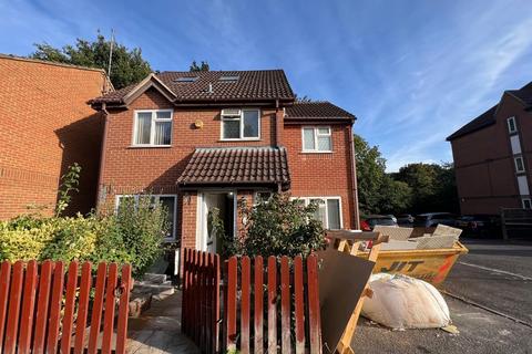undefined, Littlebrook Avenue, Slough SL2