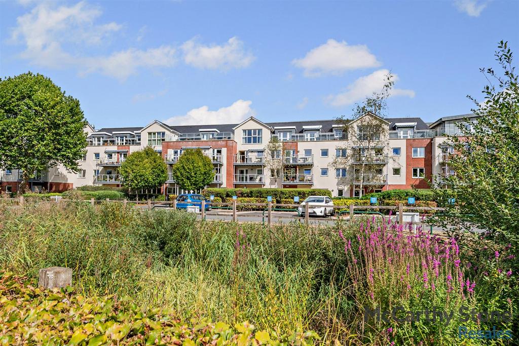 Ellisfields Court