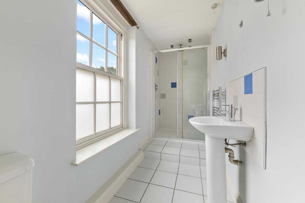 En suite showeroom