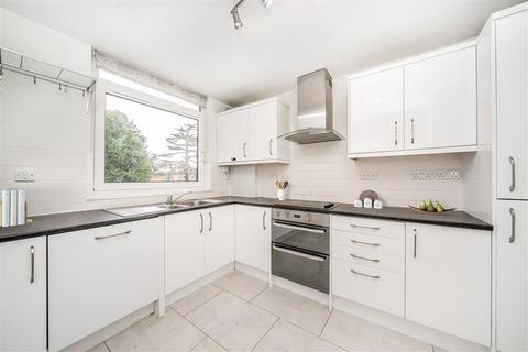 undefined, Thamespoint, Teddington TW11