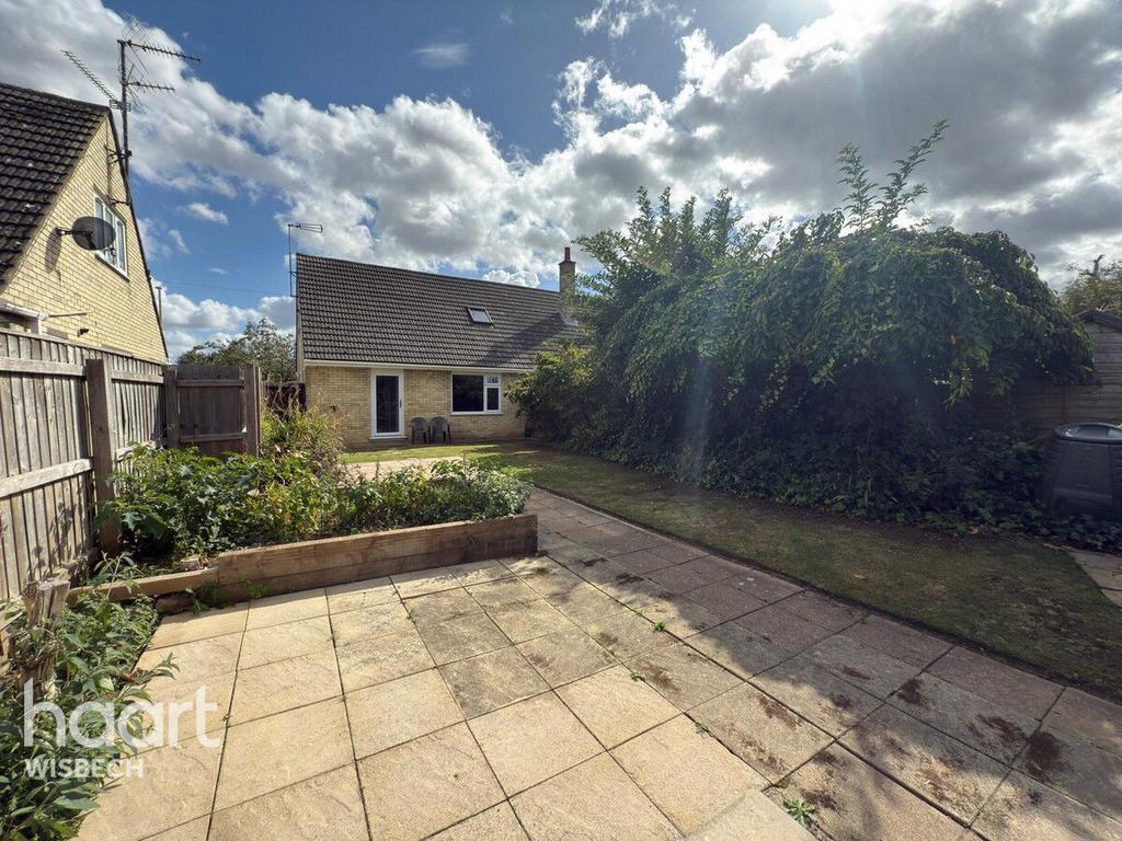Ingle Road, Elm 3 bed chalet - £215,000