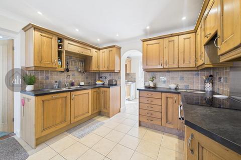 4 bedroom detached house for sale, Cloverfields, Thurston