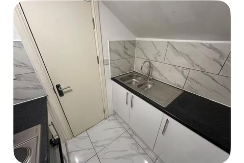 Studio to rent, 54 Valley Road, Bromley, BR2