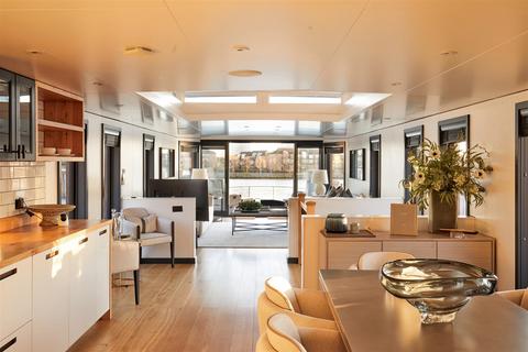 3 bedroom houseboat to rent, Cheyne Walk, Chelsea, SW10