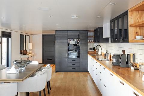 3 bedroom houseboat to rent, Cheyne Walk, Chelsea, SW10