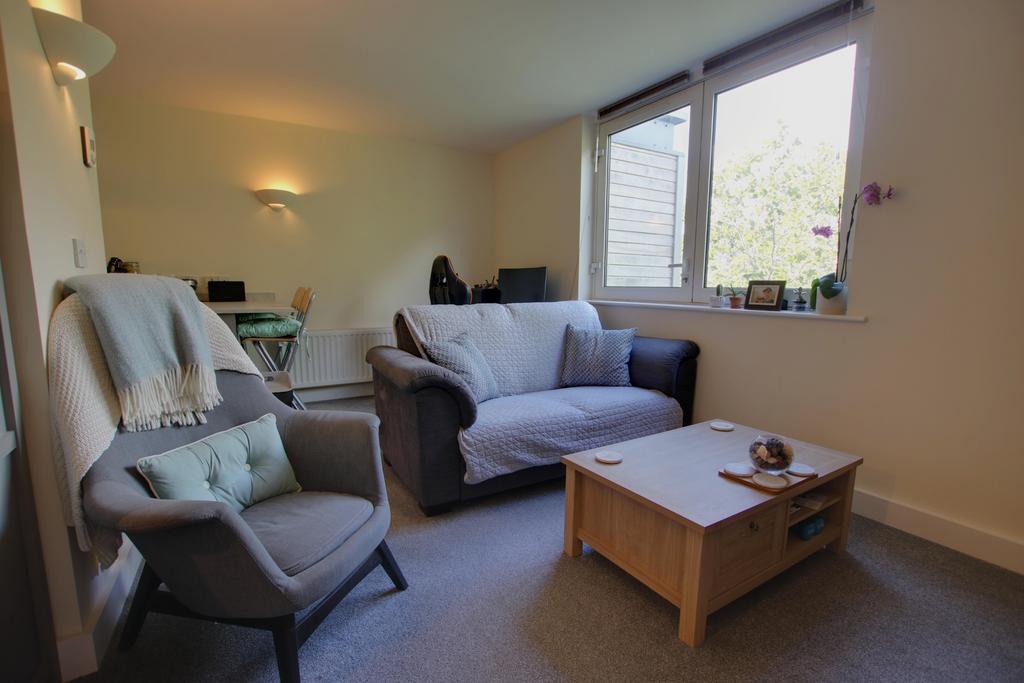Apartment in Southampton, Ocean Village - View 2