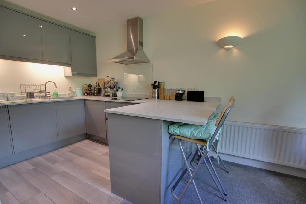 Apartment in Southampton, Ocean Village - View 4