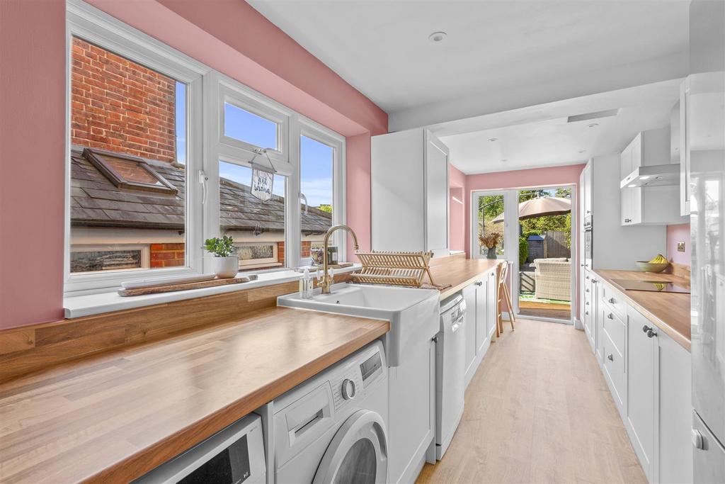 66 Totteridge Avenue, HP13 6 XJ-10.jpg