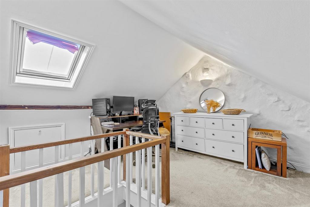 66 Totteridge Avenue, HP13 6 XJ-1.jpg