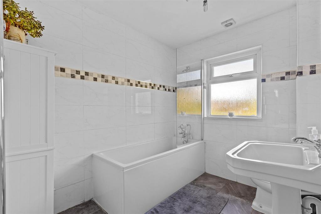 66 Totteridge Avenue, HP13 6 XJ-4.jpg