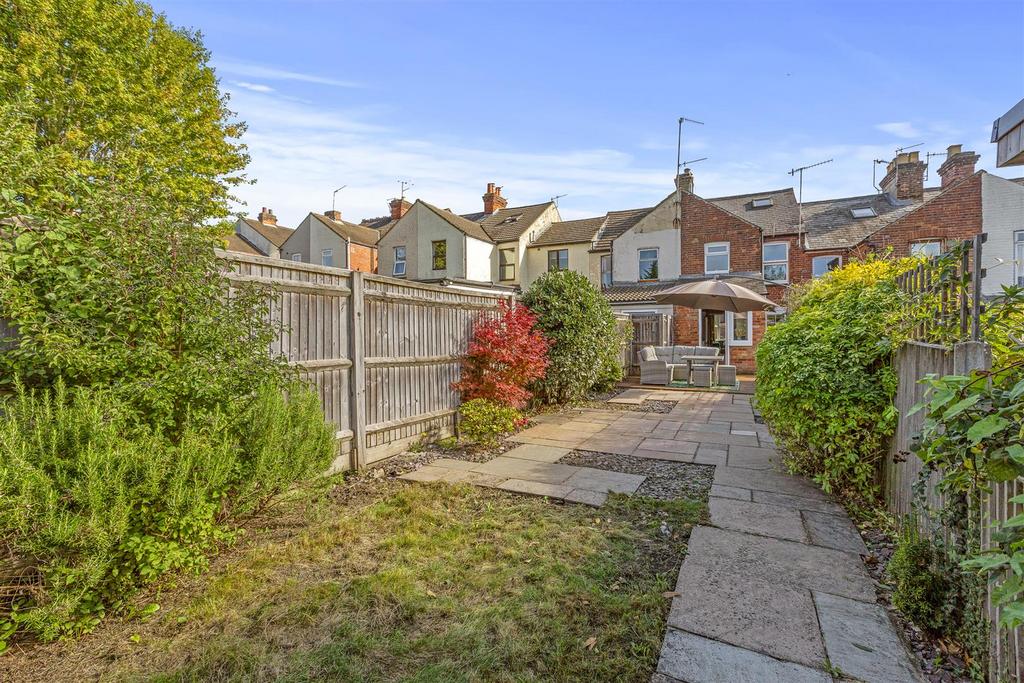 66 Totteridge Avenue, HP13 6 XJ-13.jpg