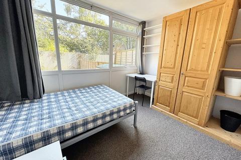 17 Sparkford Close, Winchester, SO22 4NH
