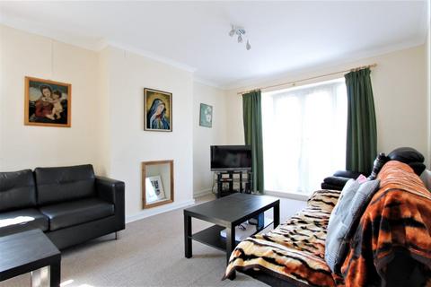 undefined, Myrtle Road, London, N13