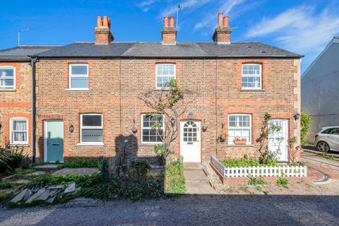 40 Meadow Walk, Epsom, KT17 2EB