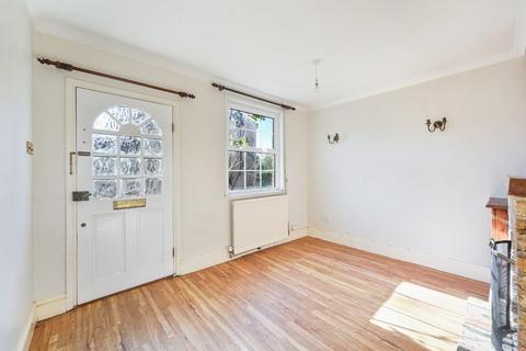 40 Meadow Walk, Epsom, KT17 2EB