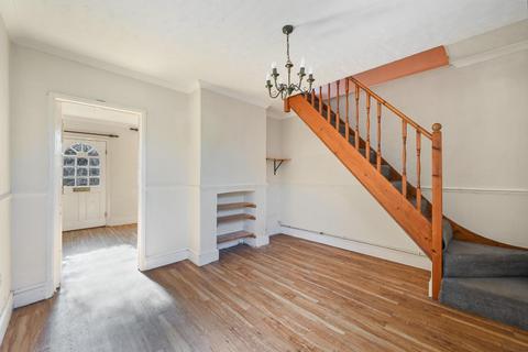 40 Meadow Walk, Epsom, KT17 2EB