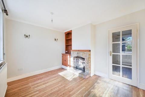 40 Meadow Walk, Epsom, KT17 2EB