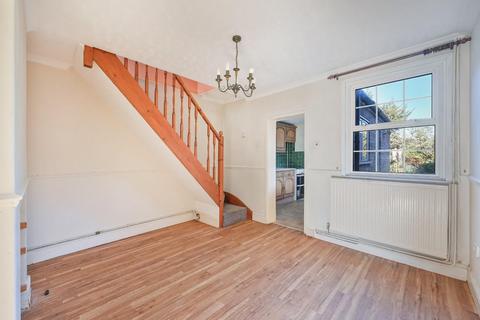 40 Meadow Walk, Epsom, KT17 2EB