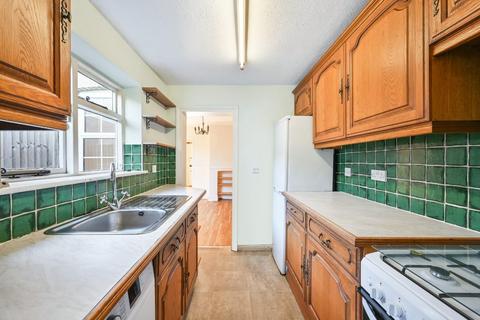 40 Meadow Walk, Epsom, KT17 2EB