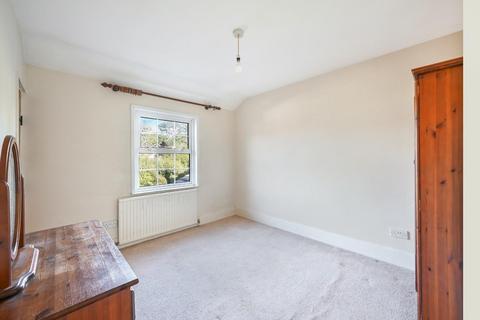 40 Meadow Walk, Epsom, KT17 2EB
