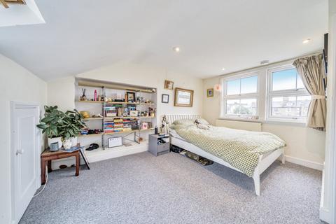 3, 13 Raeburn Street, London, SW2 5QT