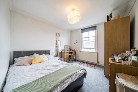 3, 13 Raeburn Street, London, SW2 5QT