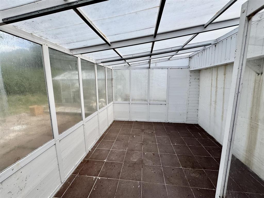PVC Lean to