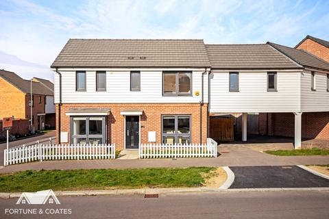 4 bedroom link detached house for sale, Juniper Road, Harlow