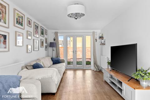 4 bedroom link detached house for sale, Juniper Road, Harlow
