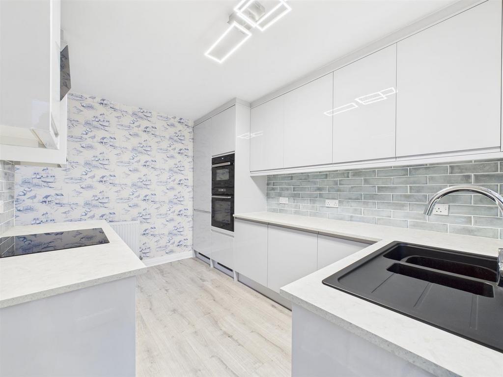 Kitchen: