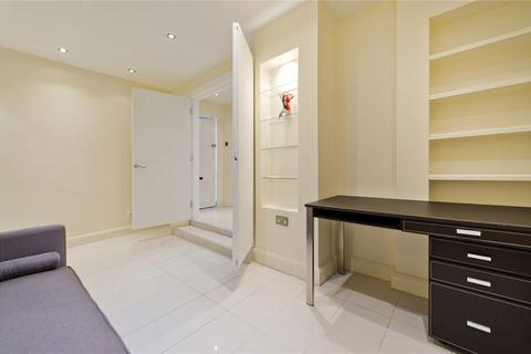 undefined, Eliot Mews, London NW8