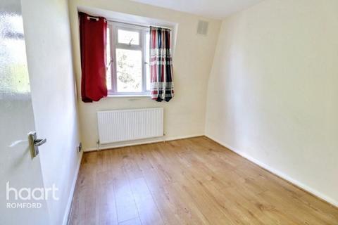 2 bedroom apartment for sale, Victoria House, Romford, RM1 2JS