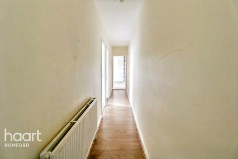2 bedroom apartment for sale, Victoria House, Romford, RM1 2JS