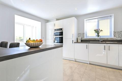 13 Mott Close, Witney, OX29 7AH