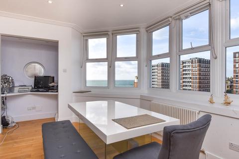 2 bedroom flat to rent, Grand Avenue, Hove