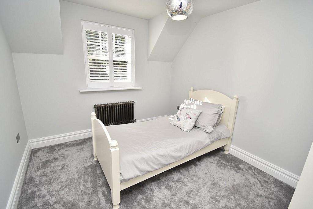 Bed 6.JPG