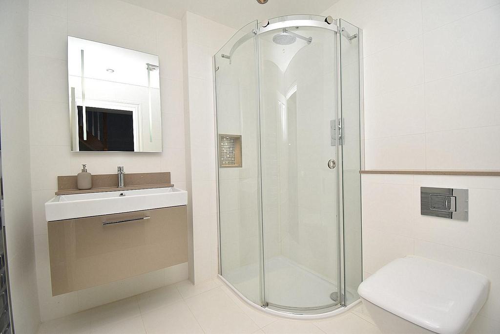 Shower Room.JPG