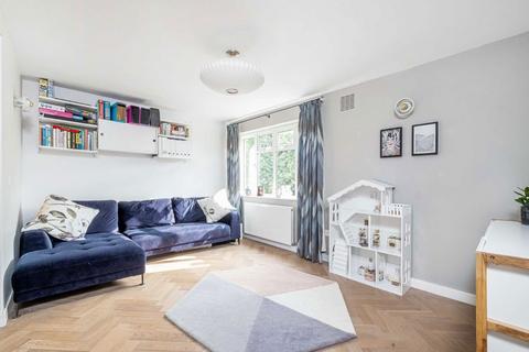 2 bedroom flat for sale, Sycamore Road, London SW19