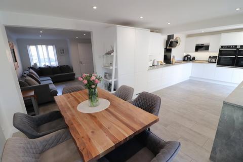 4 bedroom link detached house for sale, Blackdown Close, Stevenage, Hertfordshire, SG1
