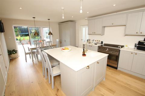 9 Hillside Drive, Gomeldon, Salisbury, SP4 6LF