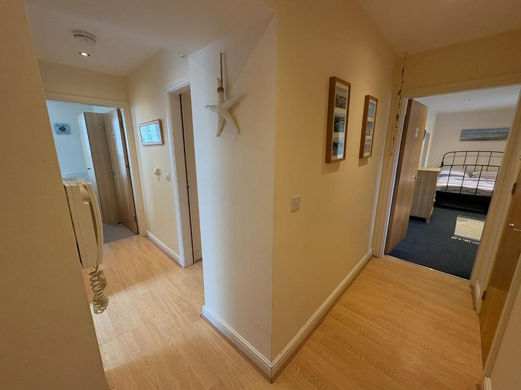 Hallway.JPEG