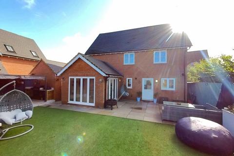 Sanders Drive, Moulton, NN3 7BY
