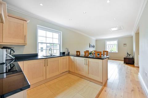 2 bedroom flat for sale, Lower Square, Old Isleworth, TW7