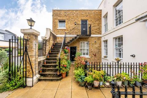 undefined, Lower Square, Old Isleworth, TW7