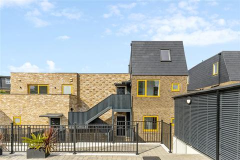 Garratt Lane, SW17
